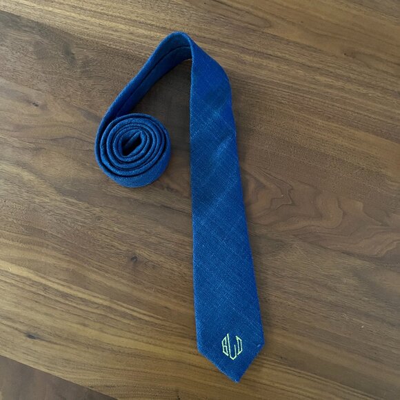 Men In Cities Tie - Picture 1 of 2